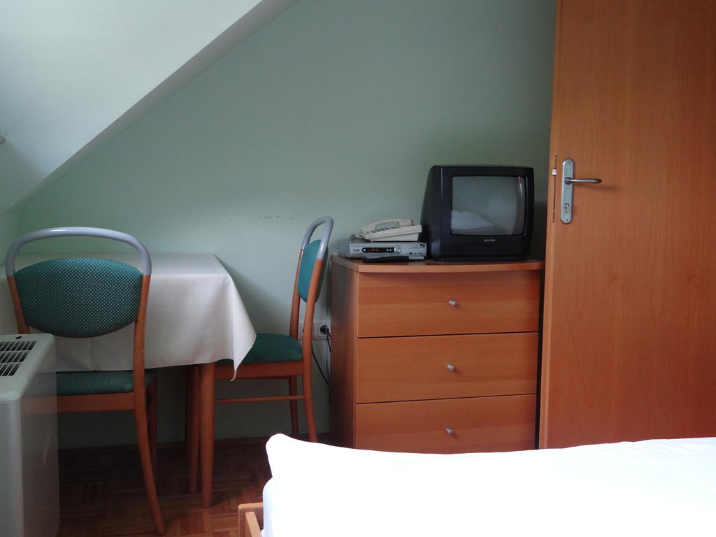 Rooms Hochkraut Целие Стая снимка