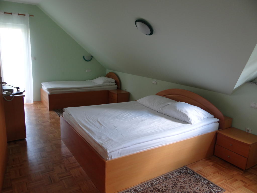 Rooms Hochkraut Целие Стая снимка